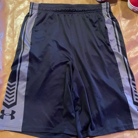 Black/Grey Under Armour Shorts - Picture 1 of 1